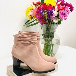 🌹BellaVita Landon”Suede Ankle Boots, Almond (NWT)
